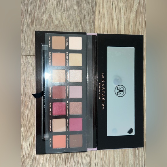 new Anastasia Beverly Hills Modern Renaissance Eyeshadow Palette sephora